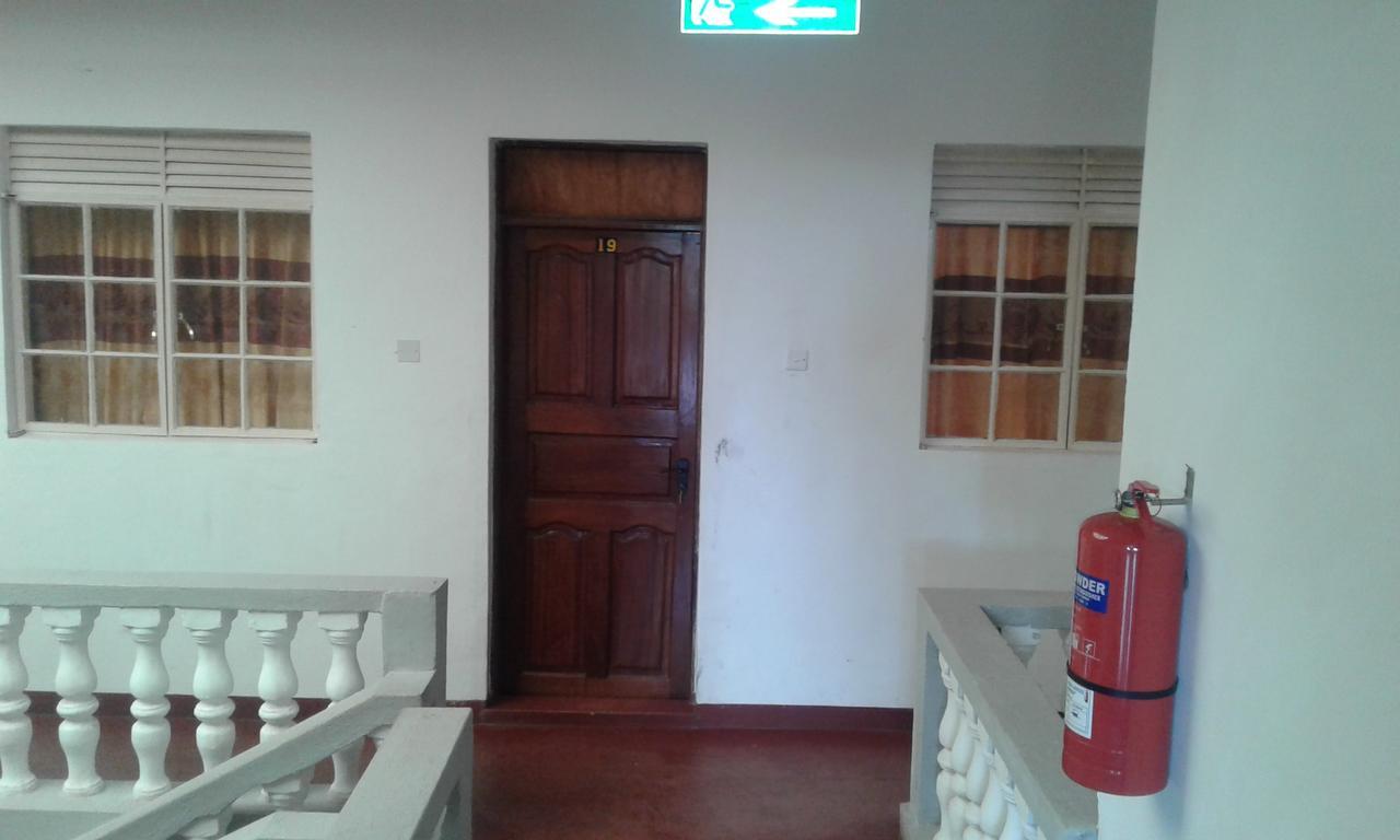 Skyway Hotel Entebbe Exterior photo