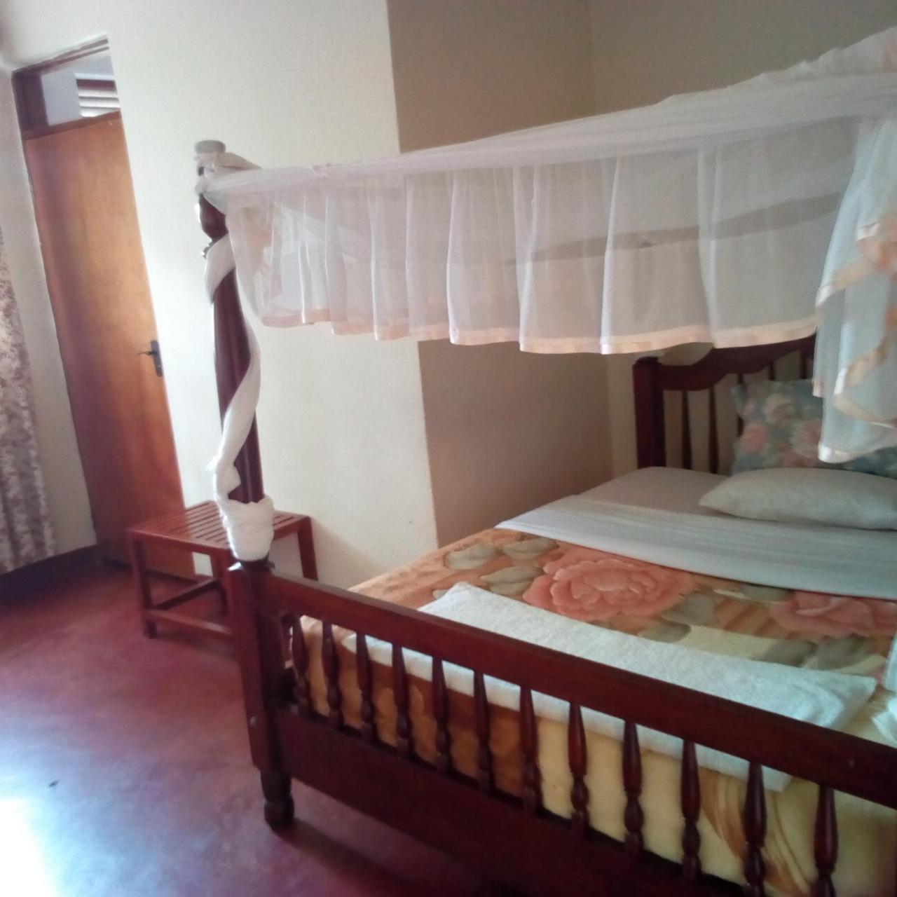 Skyway Hotel Entebbe Exterior photo